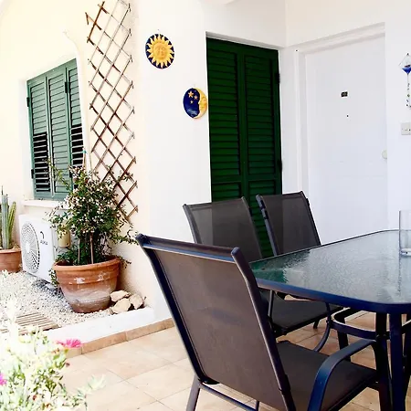 C2 2 Bedroom Daire Kissonerga